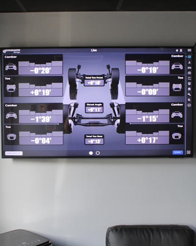 Autosolutions AE, reception wheel alignment customer viewing screen